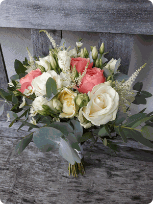 Ros Arum_mariage tons blanc et corail_bouquet de mariée_détails_fleuriste mariage rumilly