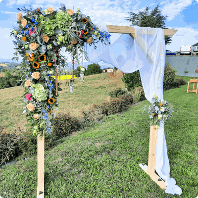 Ros Arum_mariage coloré_arche de cérémonie_fleuriste mariage Rumilly