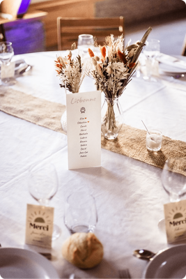 Ros Arum_ mariage_fleurs séchées_tons vert sauge et orange_décoration florale tables invités_fleuriste mariage_rumilly