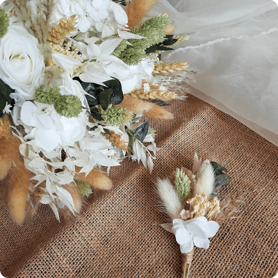 Ros Arum_mariage fleurs séchées_ tons blanc naturel et sauge_bouquet de mariée et boutonnière marié_fleuriste mariage_rumilly