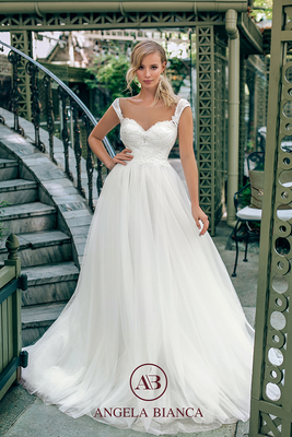 Brautkleid Prinzessin Herzausschnitt mit viel Glitzer, Tattoospitze und Softtüll vorne