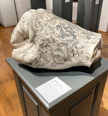 Die Leihgabe einer tätowierten Hand von Fabio Viale war ein Highlight der Ausstellung.