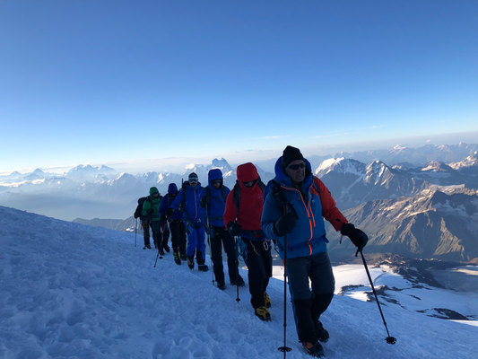 Elbrus besteigen, Elbrus Expedition, Gipfelerfolg am Elbrus. Elbrus reisen, Elbrus PDF, Termine Elbrus