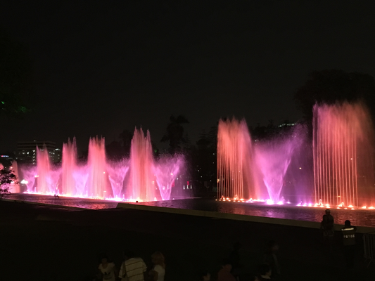 Lima - Wasserpark - Lichtshow