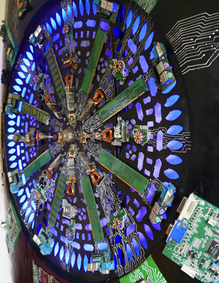 Circle schwarz, E-KUNST auf schwarzem Metall, mit LED 