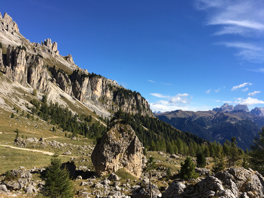 Downhill auf 545, Blick auf Le Cigolade und Ciampedie