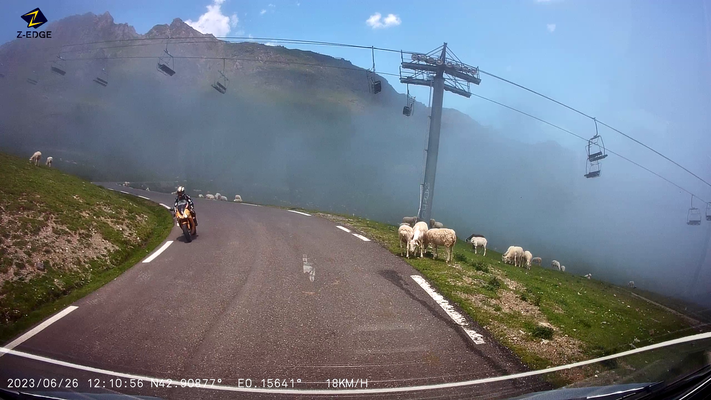 Bild: Wohnmobilreise in die Hochpyrenäen hier Fahrt zum Col du Tourmalet 