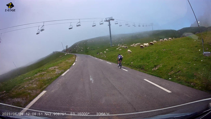 Bild: Wohnmobilreise in die Hochpyrenäen hier Fahrt zum Col du Tourmalet 