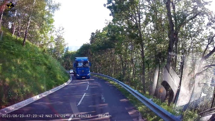 Bild: Wohnmobilreise in die Hochpyrenäen hier Abfahrt nach Ax-les-Thermes 