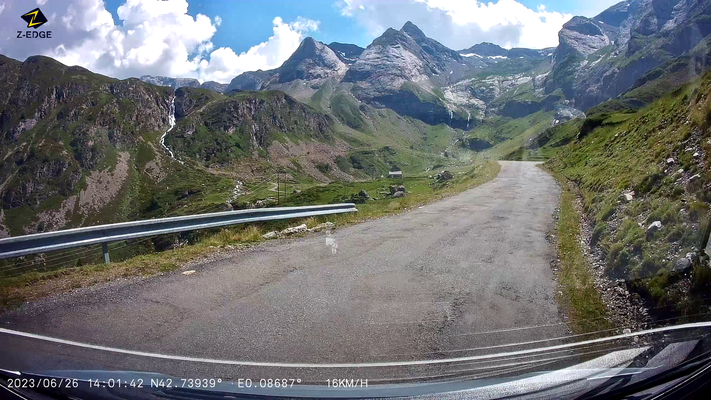 Bild: Wohnmobilreise in die Hochpyrenäen hier Auffahrt zum Cirque Troumouse 