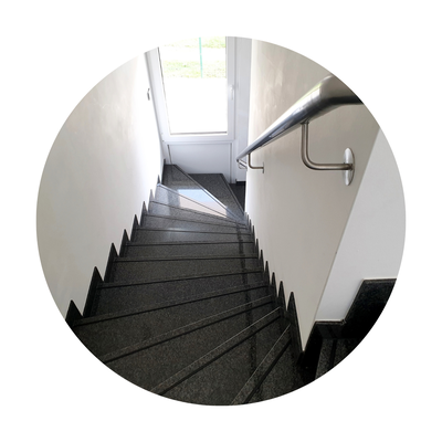 Granittreppen gewendelt