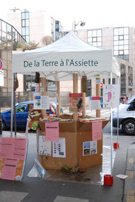 Kiosque au Marché découverte de la qualité d'un produit : le cochon Label rouge Corse