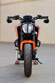 Lenkerendenspiegel an der KTM 790 Duke