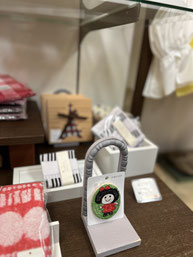  ブローチも色々入荷しております   
