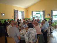 Repas convivial avec les membres de l'association le dimanche midi.