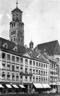 Das Hotel Zur goldenen Traube in Augsburg um 1939.