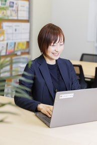 オーナーズビジョン株式会社　経理　原田いずみ