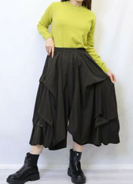 【今週の感謝価格】  個性的な フリルワイドパンツ  フォーユー価格　1,680円(税込)   