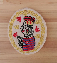 バッジみたいな 刺繍のブローチ 880円→350円（税込）   約 8cm   