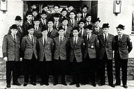 Die Dritte im Jahr 1961 vor der alten Amtsverwaltung