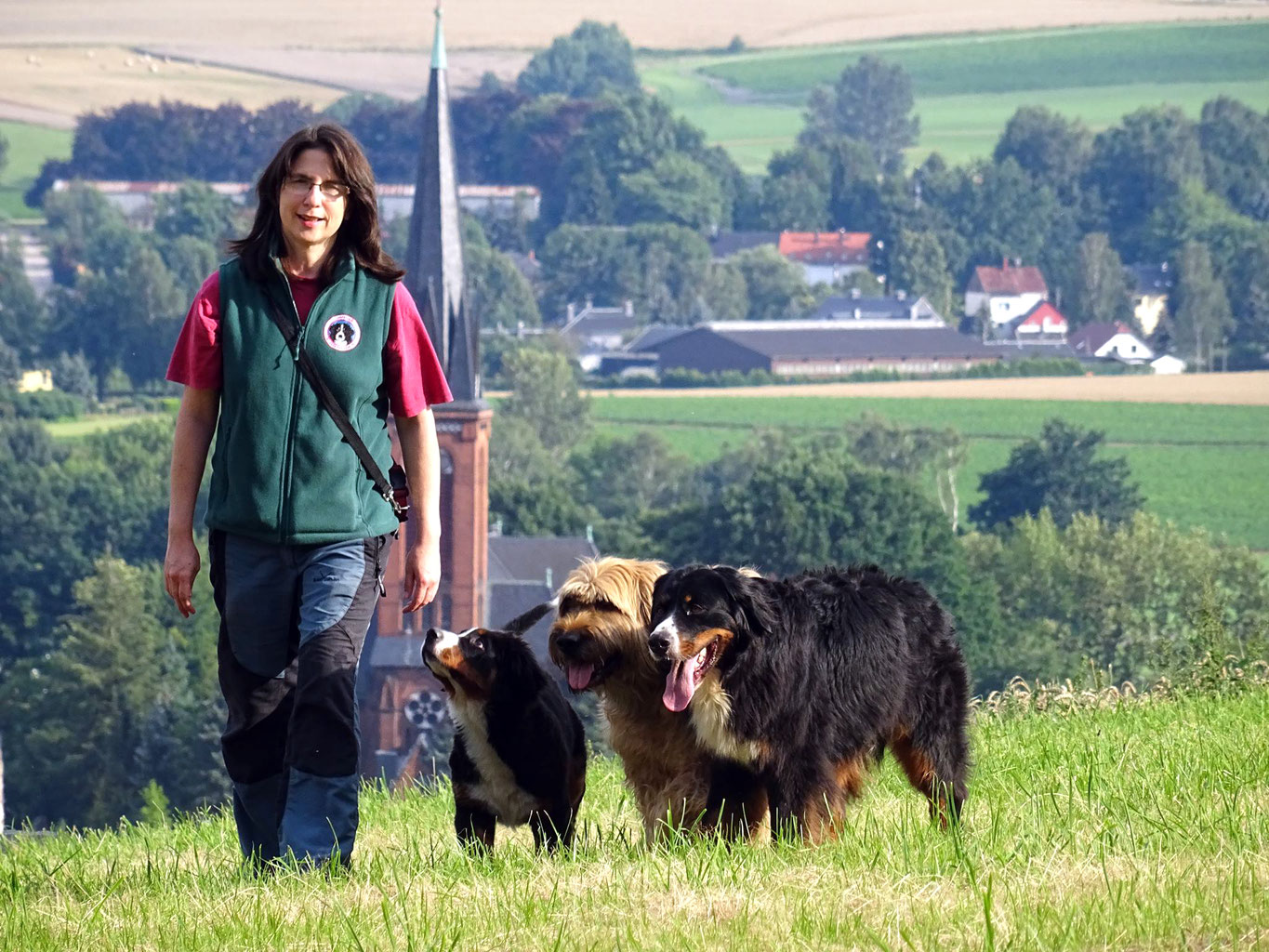 Wandern mit mehreren Hunden: Franzi und ihre drei