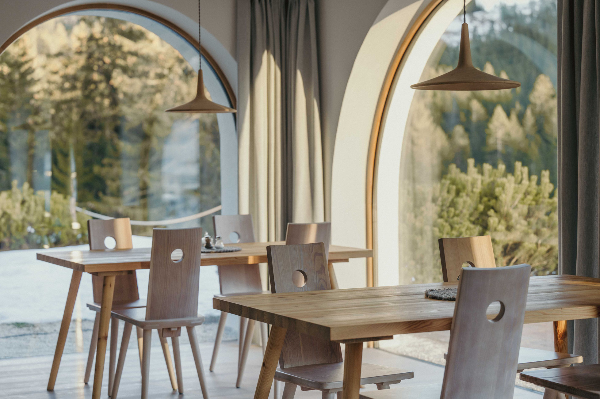 Frühstücksraum im Karerhof in den Dolomiten