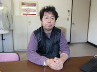 株式会社 和興ニット岩手　取締役工場長の及川利一さん。