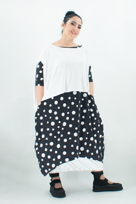 Gepunktetes Ballonkleid