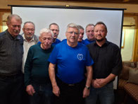 Alle Neun beim 60. Geburtstag 2024 von Vereinswirt Thomas Rose