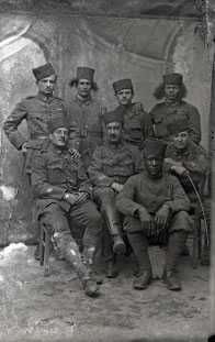 Français et Marocains © Colllection Thuillier