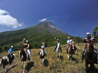 Combo: Caminata Volcán Arenal + Canopy Los Cañones o Cabalgata y Los Lagos Termales