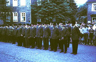 1961: Das erste Antreten in Uniform vor dem Hotel "Zum Starenkasten"