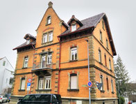 Haus Paradiesstraße 16 in Kirchheim. Die Wohnung von Martha Hünlich lag im 2. Stock, 2024. Foto: Manuel Werner