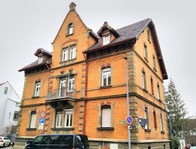 Haus Paradiesstraße 16 in Kirchheim. Die Wohnung von Martha Hünlich lag im 2. Stock, 2024. Foto: Manuel Werner