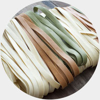 http://freefoodphotos.com/imagelibrary/bread/slides/fresh_fettuccine.html