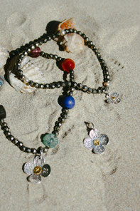 Armband Pyrit mit "fleurie" groß und Halbedelsteinen, Perlen . 