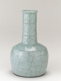 Zhichui ping; 'Mallet-shaped' vase (Guan ware, Song dynasty)