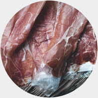 foodiesfeed.com_prosciutto-crudo