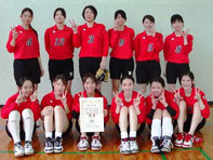 第69回県民体育大会バレーボール競技(女子の部)で優勝した伊万里市チーム