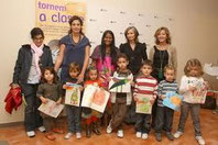 Asha Miró con los niños