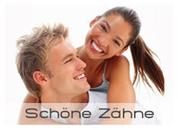 Schöne weisse Zähne mit Bleaching (Zahnaufhellung), Veneers und Keramik vom Zahnarzt in Frankfurt (© Yuri Arcurs - Fotolia.com)