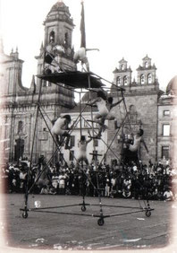 Fotografía: Archivo del Grupo. Obra: Ventitas y Ventarrones. Bogotá. 1997