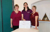 Elisabeth Ruhland, Stephanie Mauerer und Heike Meixner (von links) freuen sich über die vielen positiven Einträge ins Gästebuch.