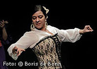 Bailaora (Flamencotänzerin) Rosa Martinez live on stage/Color-Foto by Boris de Bonn