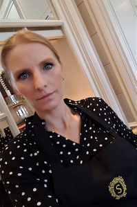 Martina Enthammer im Sacher Grill