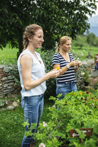 Martina Enthammer mit Teresa Stadlober