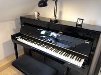 Klavier Kawai K200