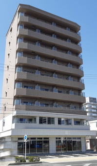 岡山市大元にある10階建てのマンションです。