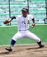 八重農の東与那覇明寛投手=15日、沖縄セルラースタジアム那覇