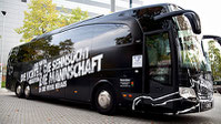 Mannschaftsbus des FC St. Pauli